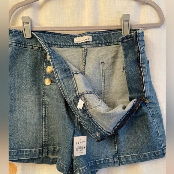NWT - LOFT High Rise Denim Sailor Shorts in Mid Wash - Picture 5 of 9